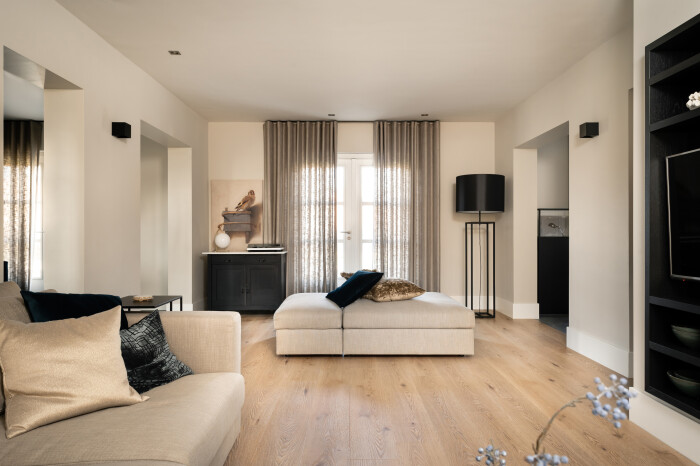 Therdex 15062 PVC stroken eiken in woonkamer - Knulst Vloeren in Amsterdam Utrecht Nunspeet